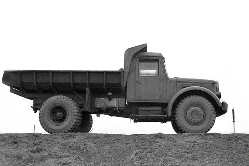 МАЗ-205Б