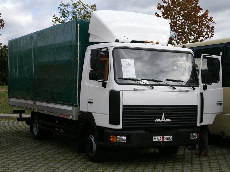 МАЗ-437141