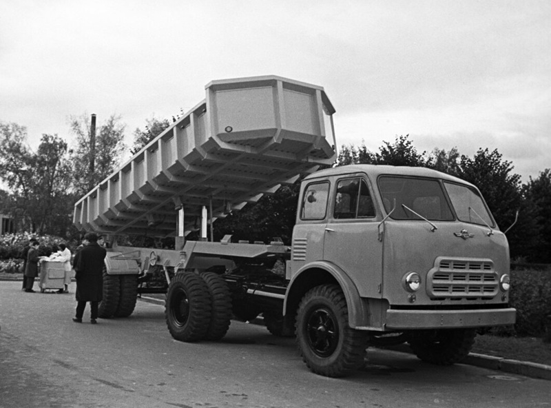 МАЗ-504Б