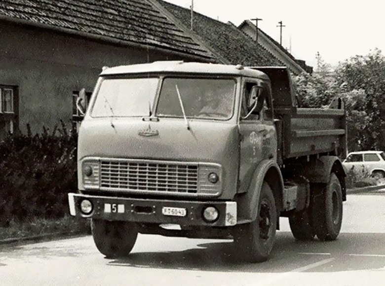 МАЗ-554906