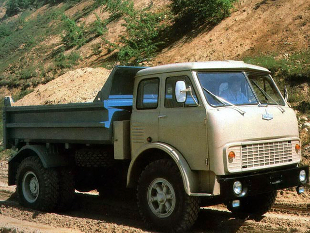 МАЗ-554907