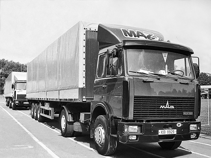 МАЗ-54326
