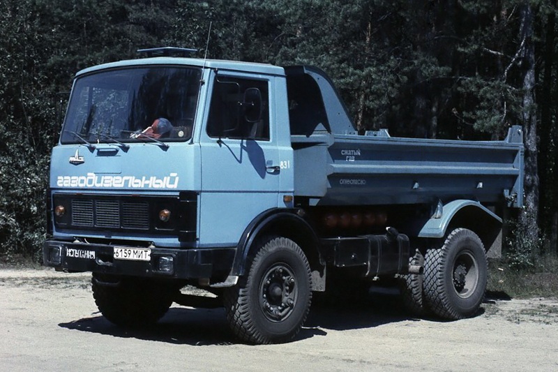 МАЗ-55512