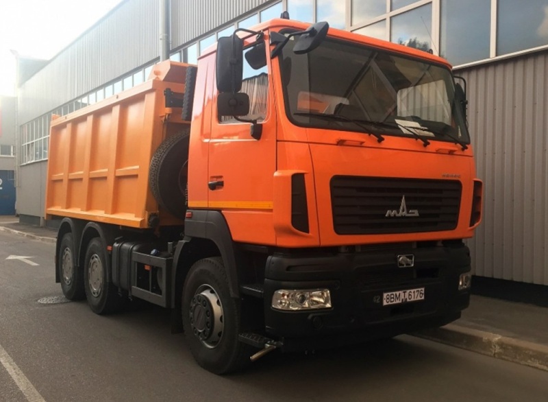 МАЗ-6501V8