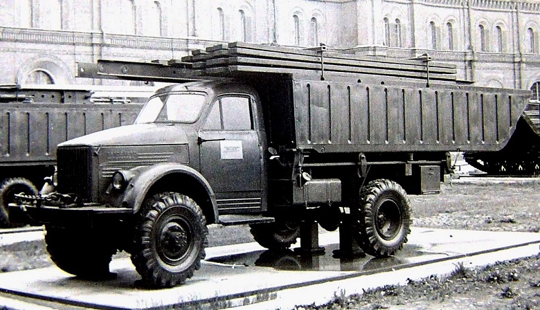 Носовой понтон с выстилкой для парка ЛПП