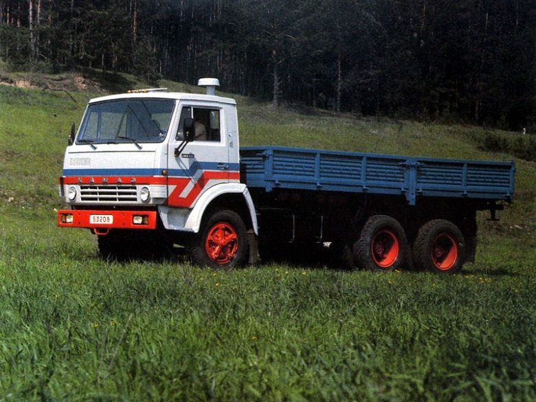 КАМАЗ-53208