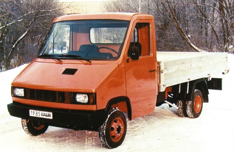 НАМИ-3305