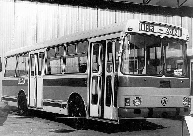 ЛАЗ-42021
